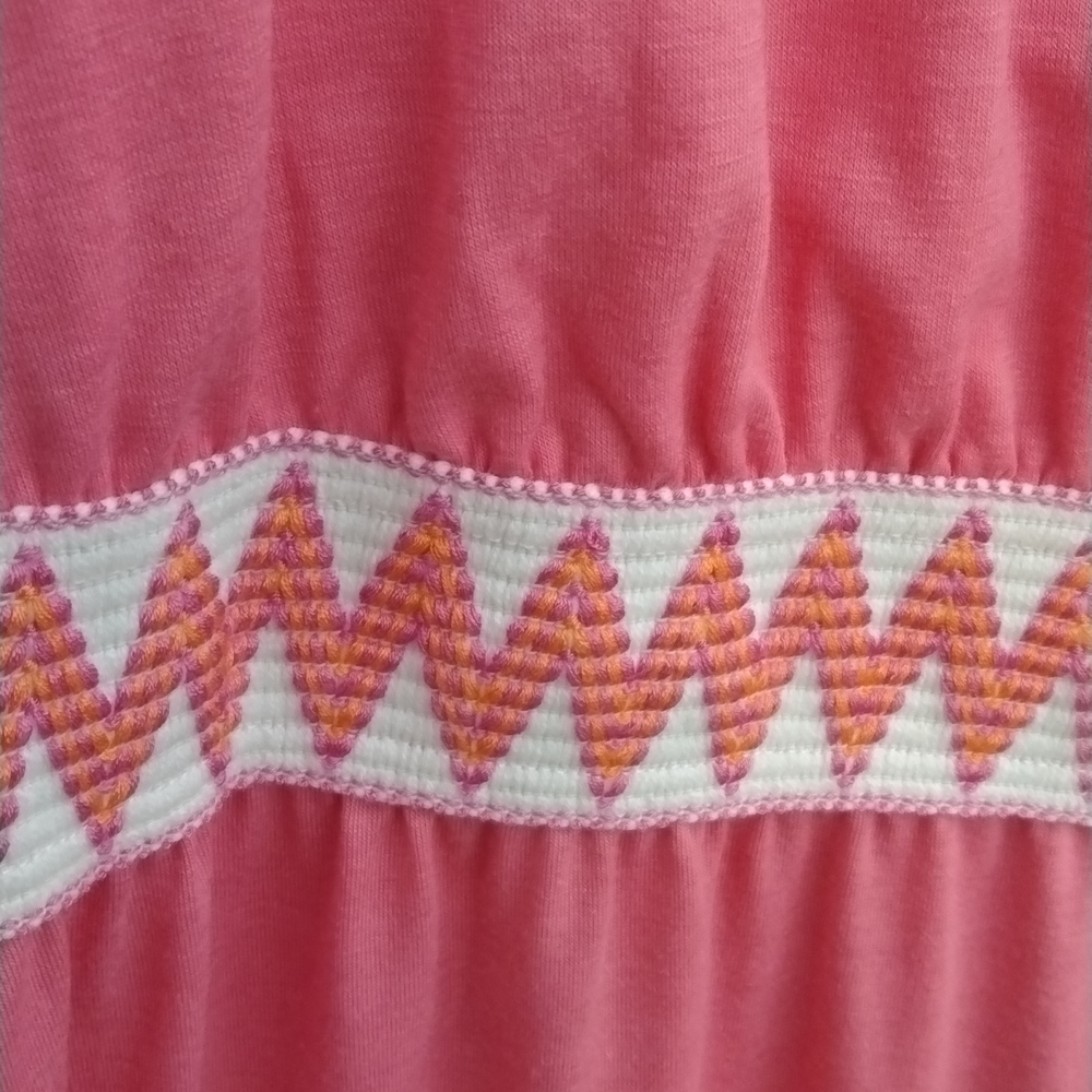 Maxi dress- Collar/pink- color might differ because of lighting. - Picture 5 of 6